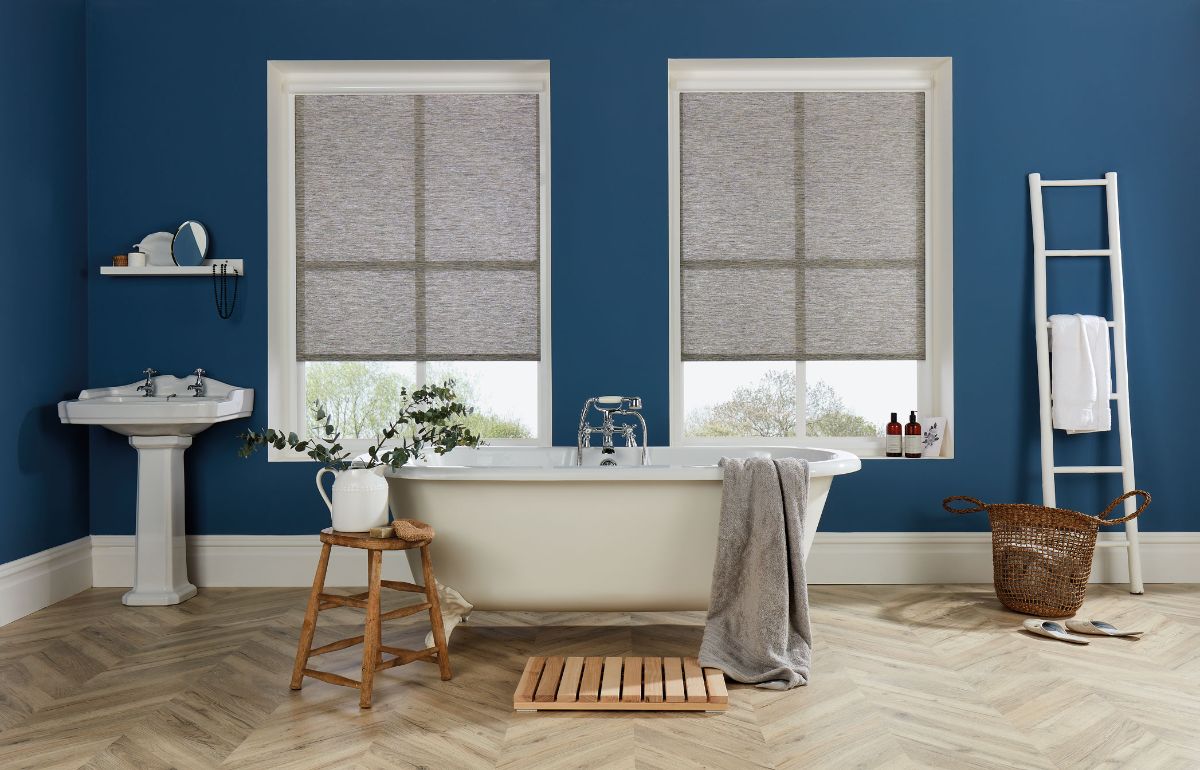 Blinds in the bathroom